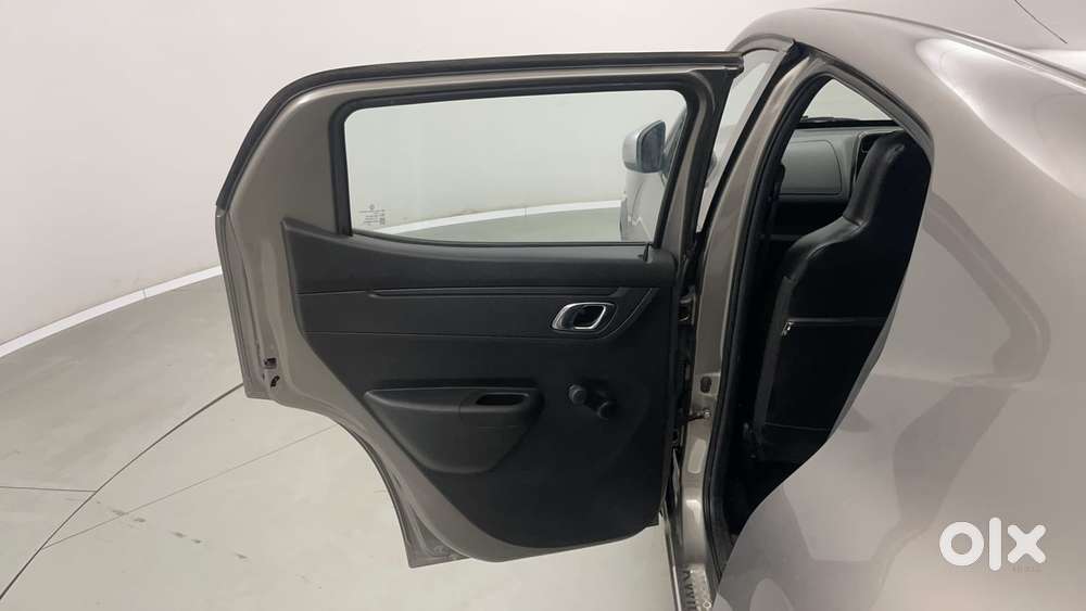 Renault Kwid 2019-ongoing 1.0 Rxt (o), 2019, Petrol