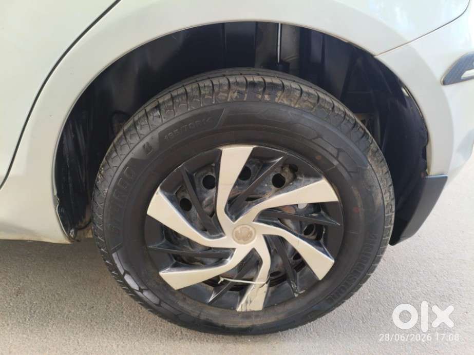 Maruti Suzuki Swift Vxi + Manual, 2015, Petrol