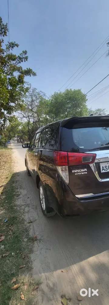 Toyota Innova Crysta 2016 Diesel 97000 Km Driven
