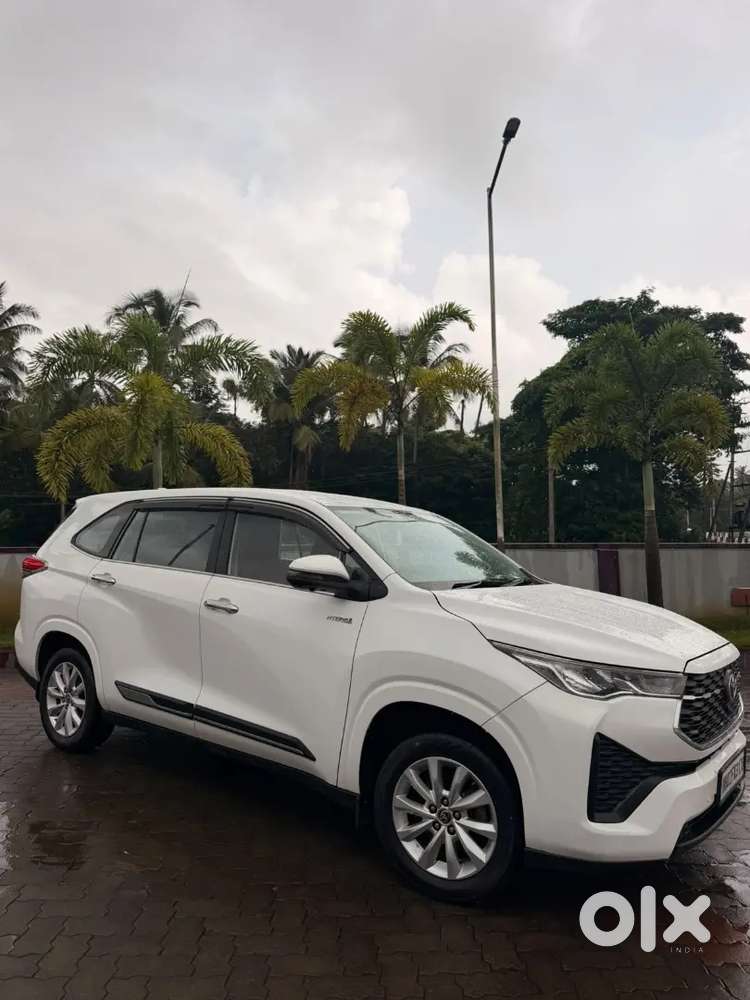 Toyota Innova Hycross 2024 Hybrid