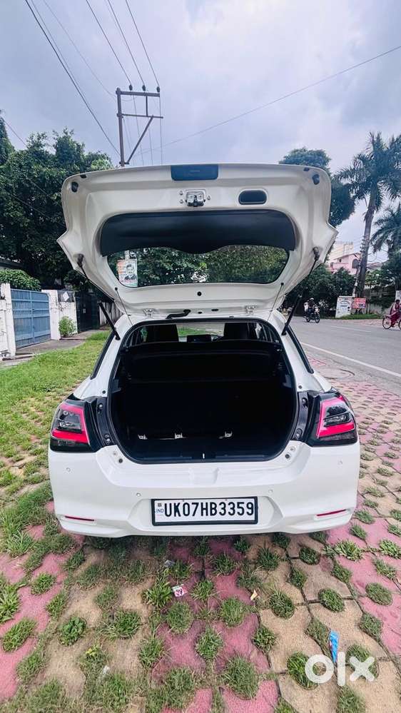 Maruti Suzuki Swift Vxi Optional, 2025