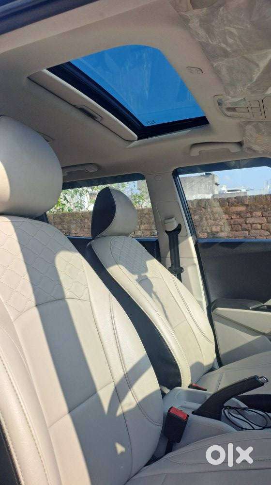 Mahindra Xuv300 W6, 2023, Petrol