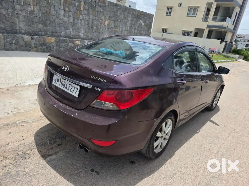 Hyundai Verna Fluidic 1.6 Sx 2012