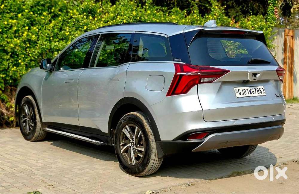 Mahindra Xuv700 2.0 Ax 5 Petrol Mt 7 Str, 2022, Petrol