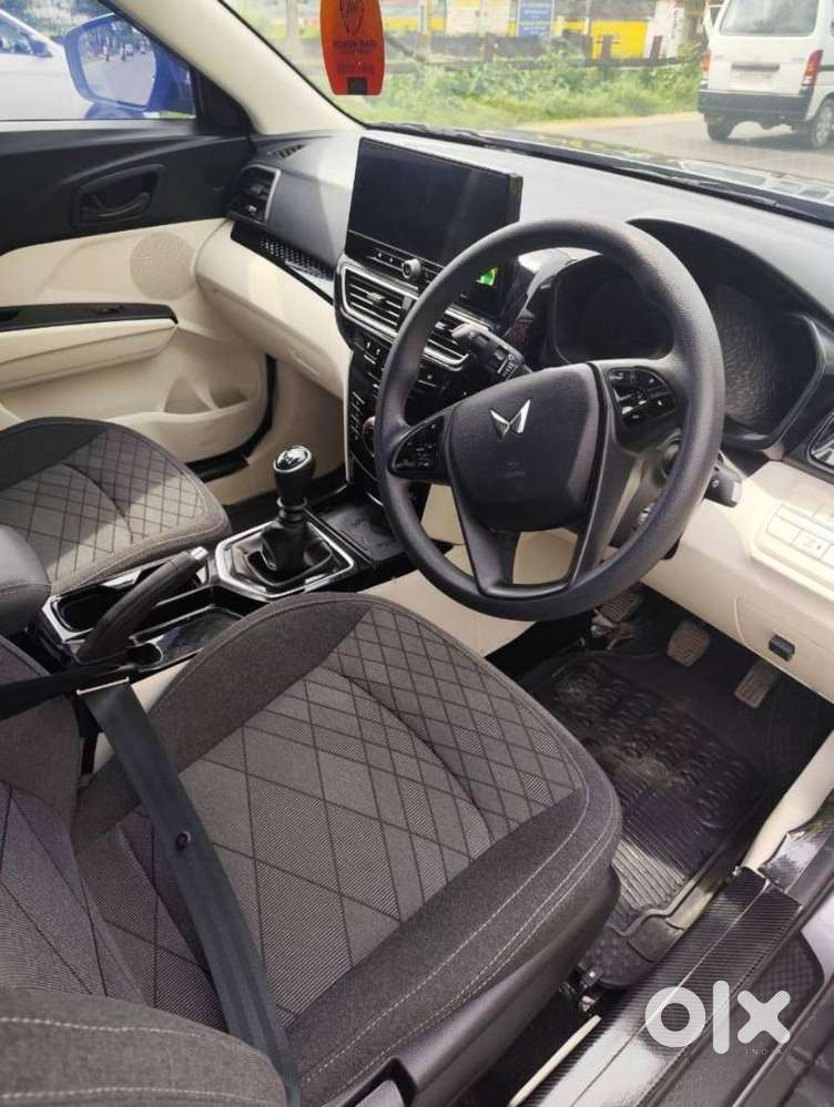 Mahindra Xuv 3xo Mx3, 2025, Petrol