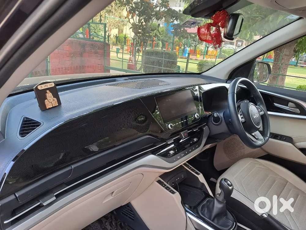 Kia Carens 2022 Petrol Well Maintained