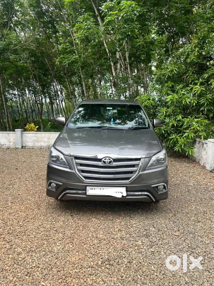 Toyota Innova 2014 Diesel Well Maintained.
