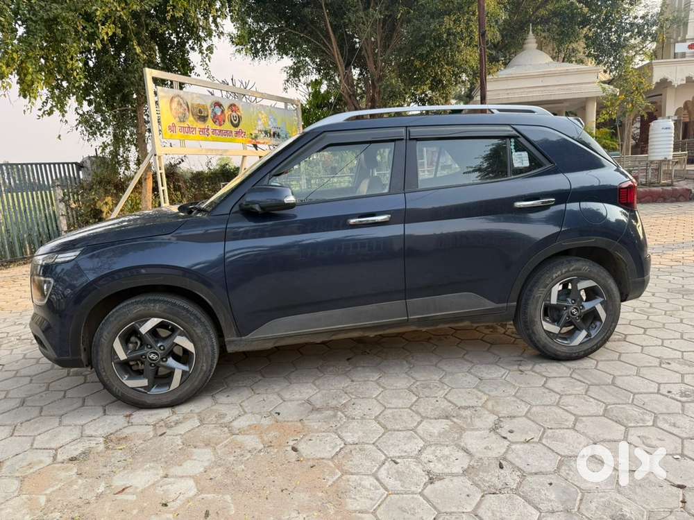 Hyundai Venue 2021 Petrol Well Maintained