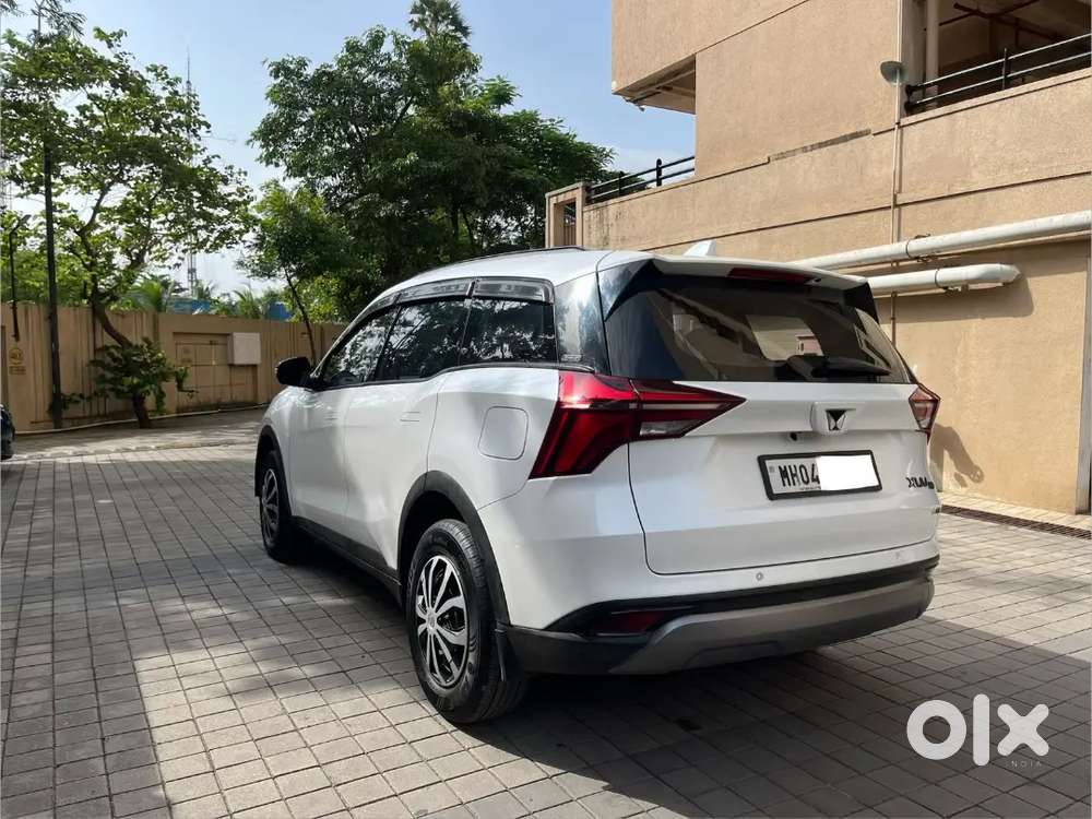 Mahindra Xuv700 Petrol 2022 Variant Ax 3 Showroom Condition.