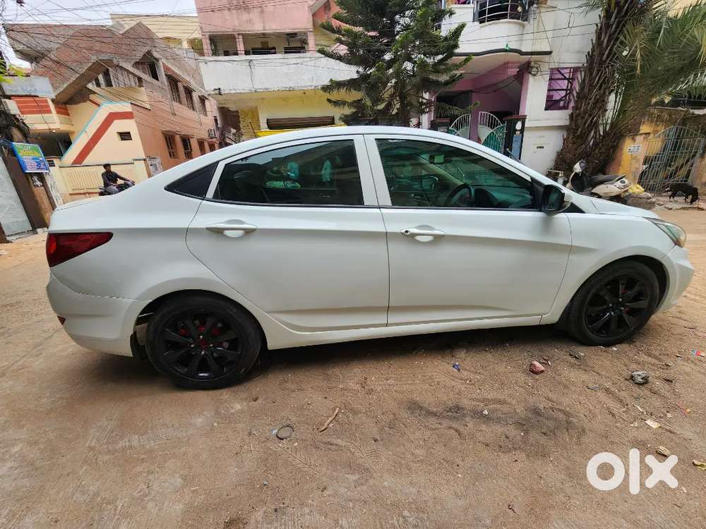 Hyundai Verna 2011