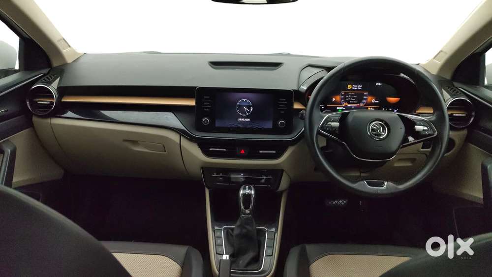 Skoda Slavia 1.0 Tsi Style At, 2023, Petrol