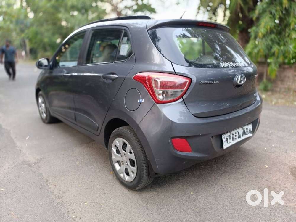 Hyundai Grand I10 Sportz, 2016, Petrol