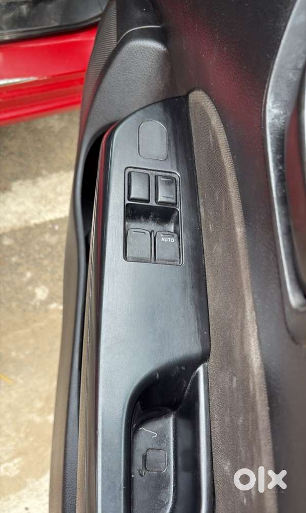 Maruti Suzuki Swift Vxi, 2015, Petrol