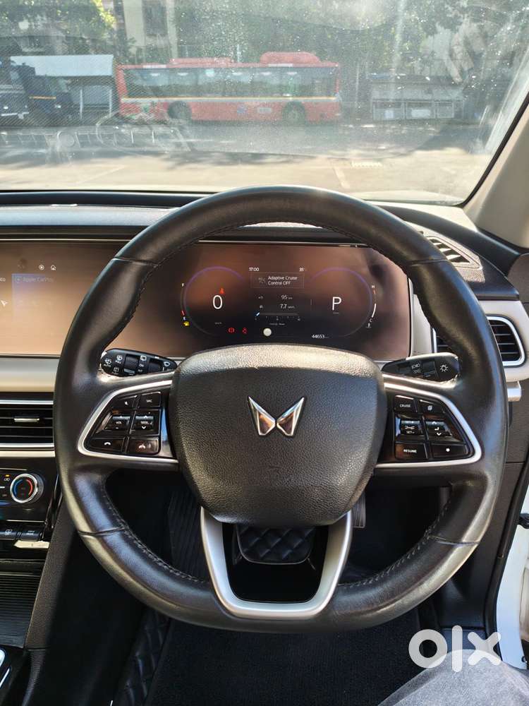 Mahindra Xuv700 Ax7l 6 Str At, 2023, Diesel