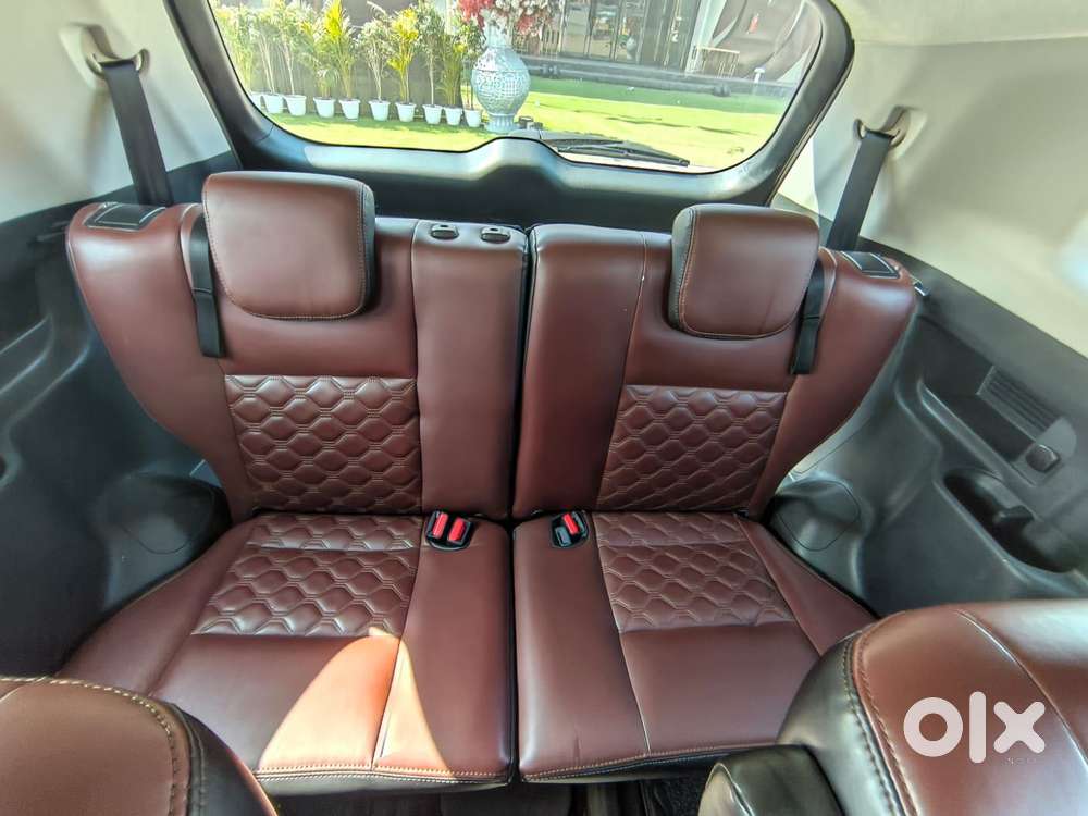 Maruti Suzuki Invicto Zeta Plus 8str, 2022, Petrol