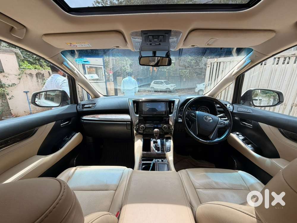 Toyota Vellfire Petrol 2022