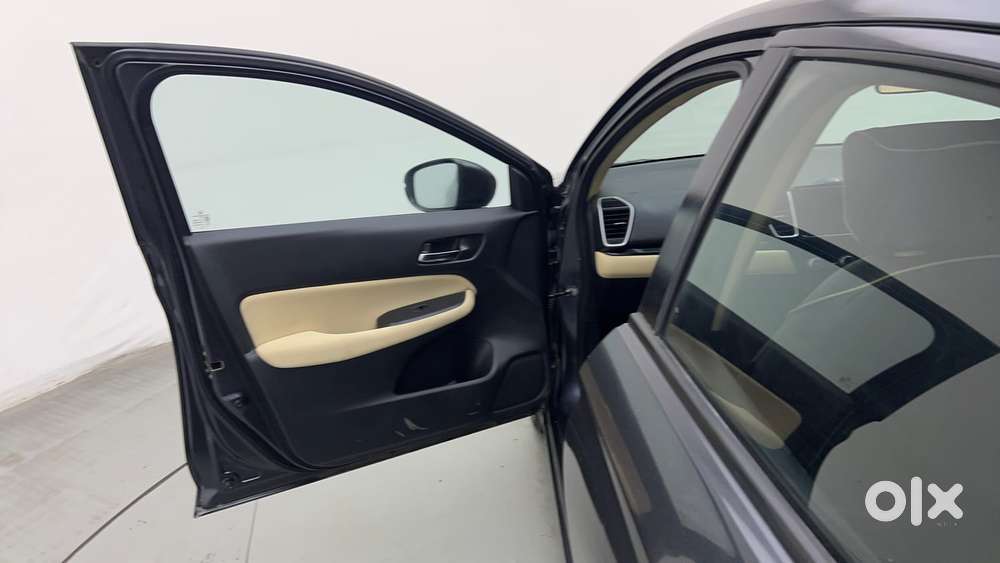 Honda City 1.5 V Mt, 2023, Petrol