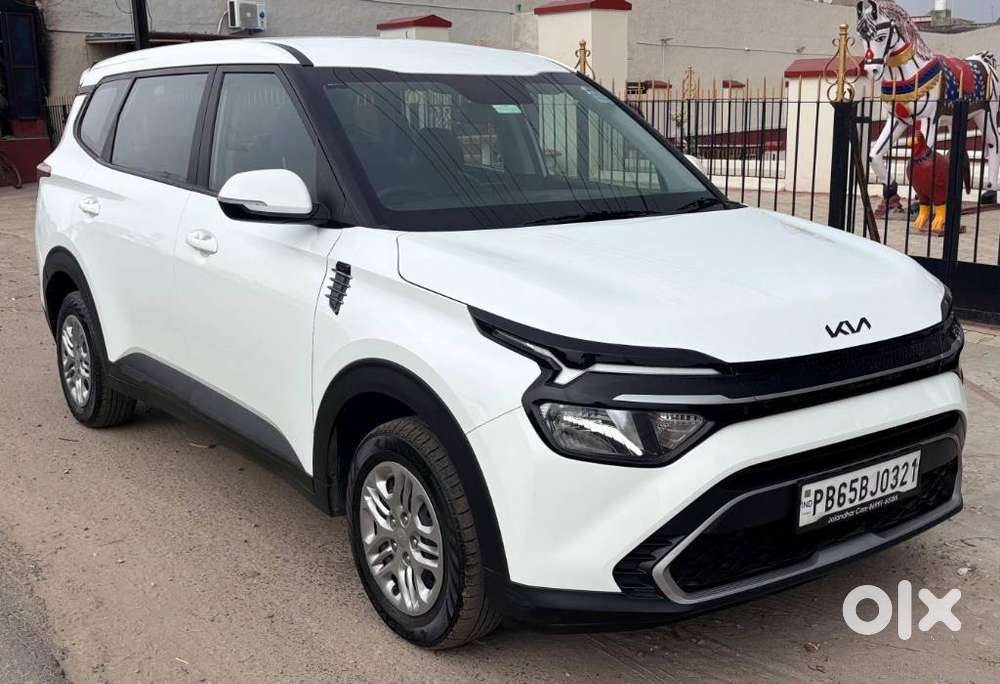 Kia Carens Clavis, 2024, Petrol