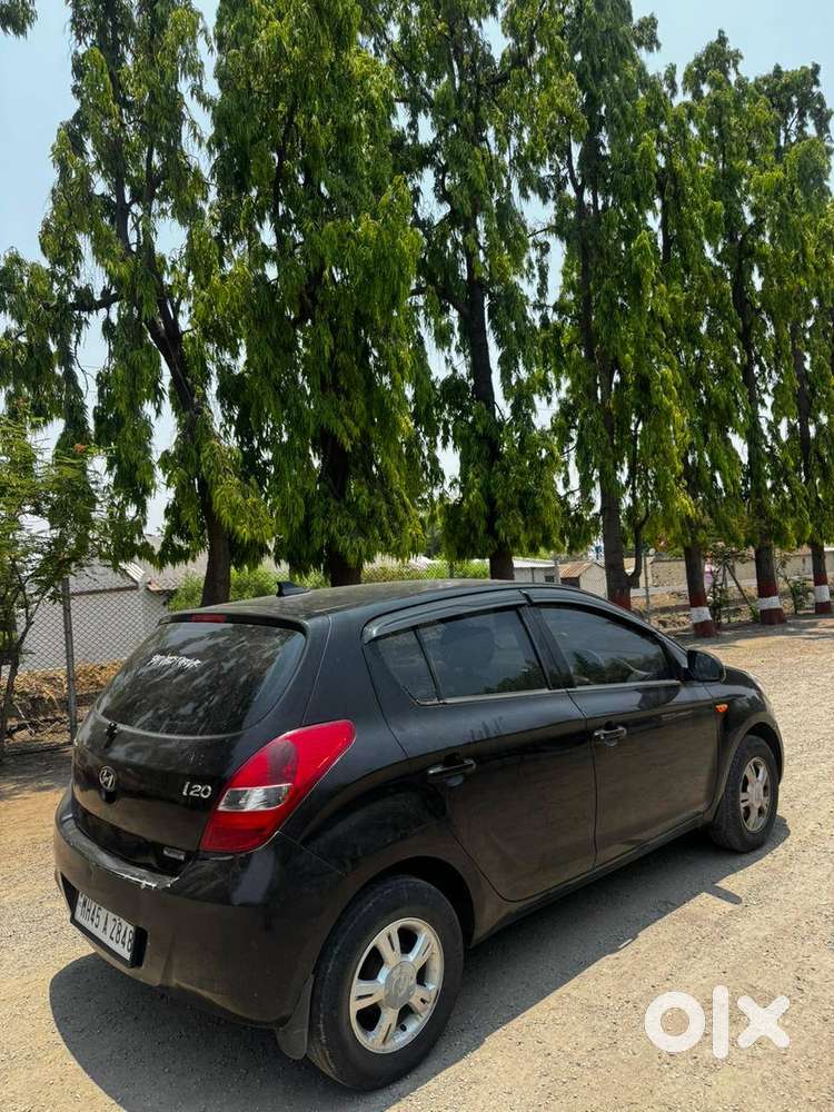 Top Model (asta)  Petrol Variant  2nd Owner  All Papers Clear  D