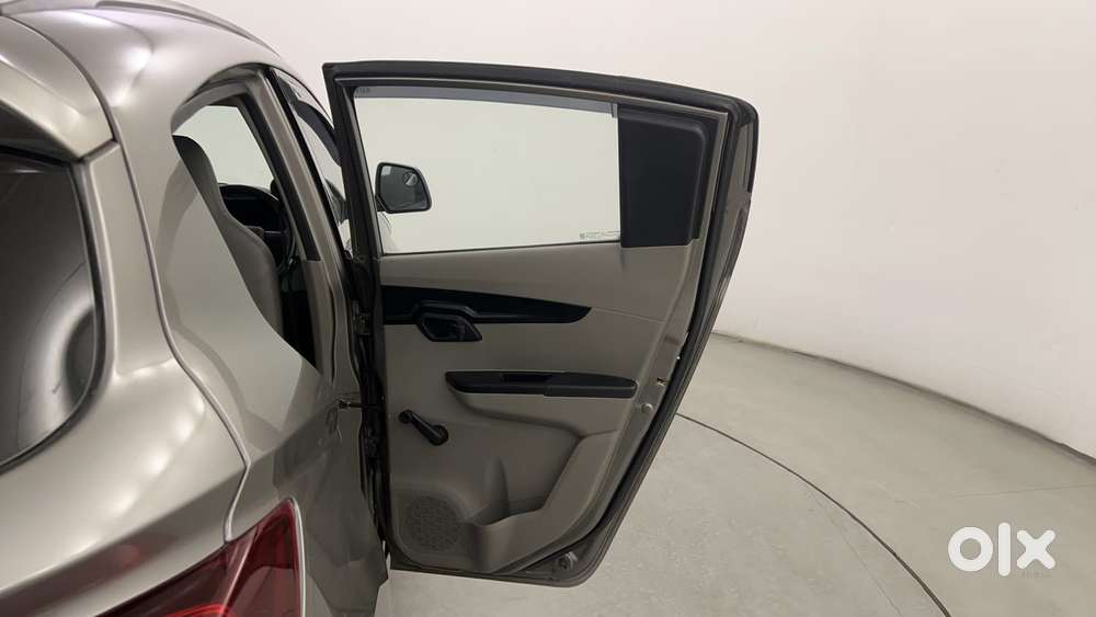 Mahindra Kuv 100 2016-2017 Mfalcon G80 K2, 2016, Petrol