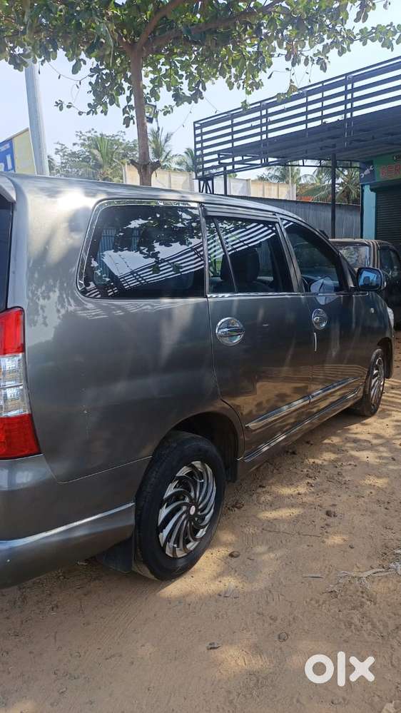 Toyota Innova 2.5 G (diesel) 8 Seater Bs Iv, 2013, Diesel