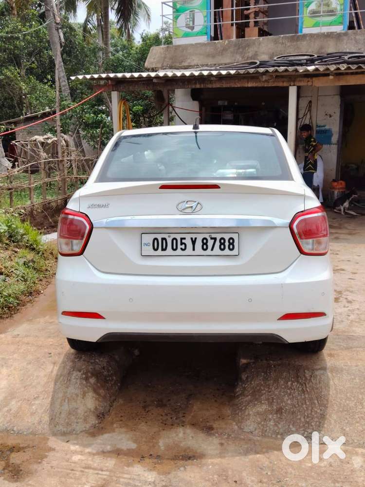 Hyundai Xcent 2016 Car