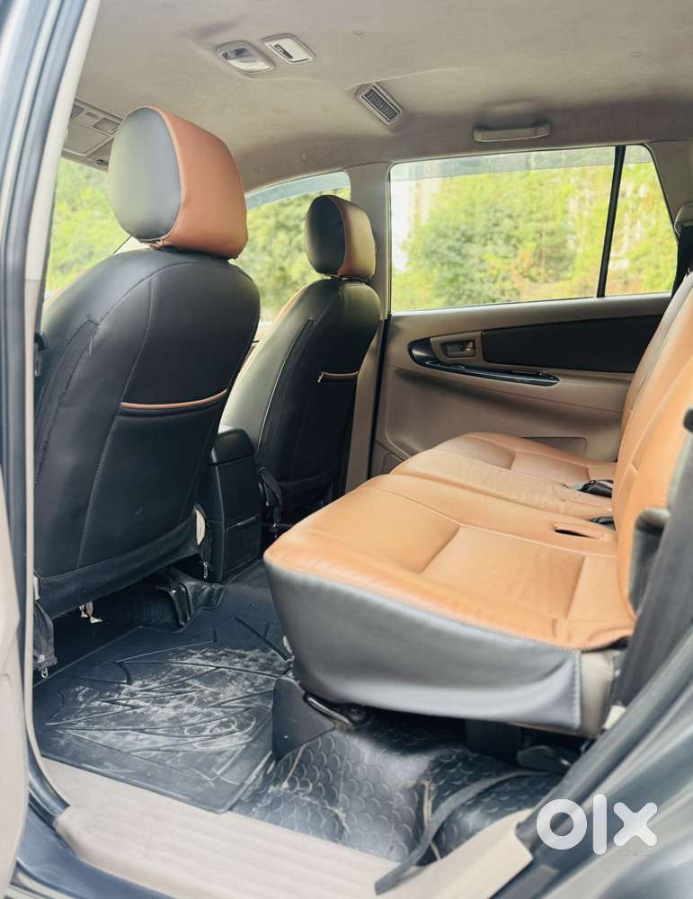 Toyota Innova 2.5 G (diesel) 8 Seater, 2015, Diesel