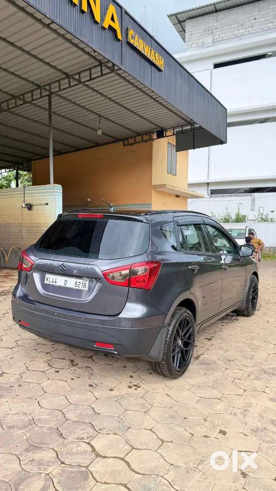 Maruti Suzuki S-cross 2016 Diesel Well Maintained
