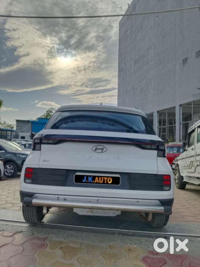 Hyundai Venue Sx Mt, 2023, Petrol