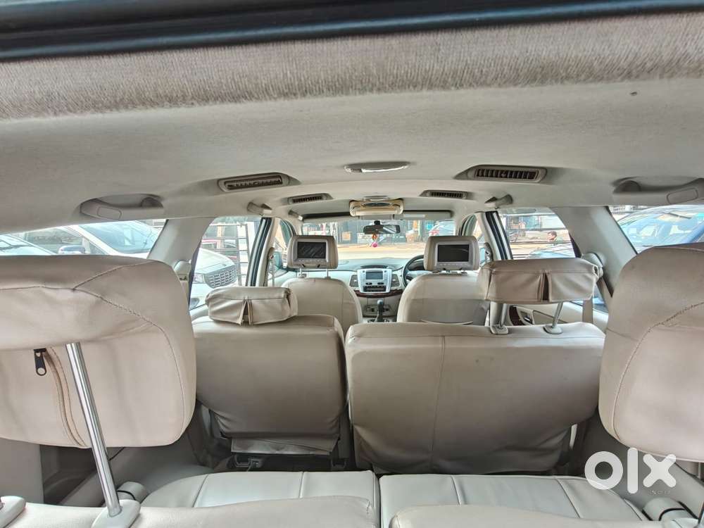 Toyota Innova 2.5 Vx 8 Seater Bs Iv, 2012, Diesel