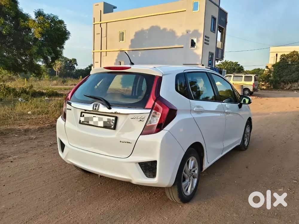 Honda Jazz 2015 Diesel 130000 Km Driven