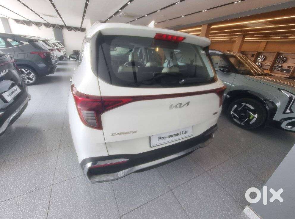 Kia Carens, 2023, Petrol