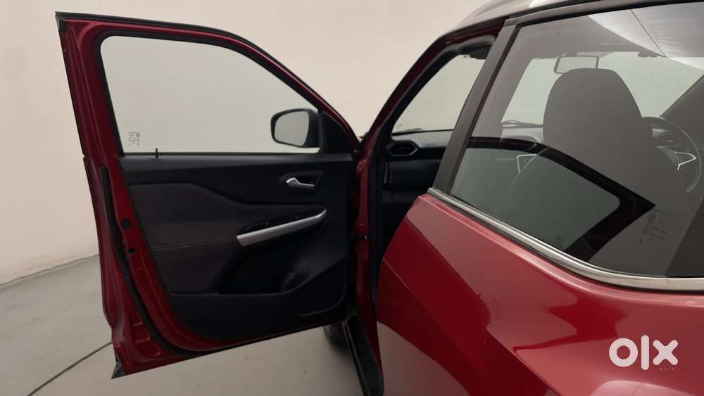 Nissan Magnite 1.0 Xv Premium, 2021, Petrol