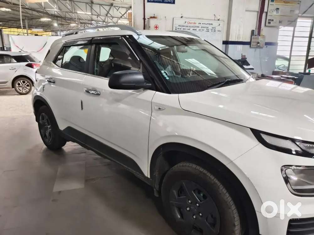 Hyundai Venue E 2025 Petrol