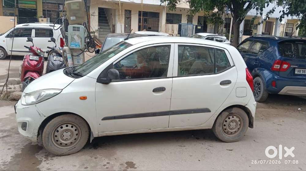 I10, 2011 Model, Petrol, White