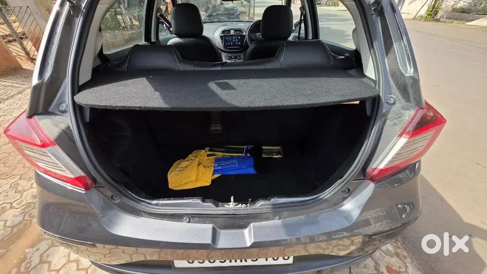 Tata Tiago Revotron Xt 2023 Year