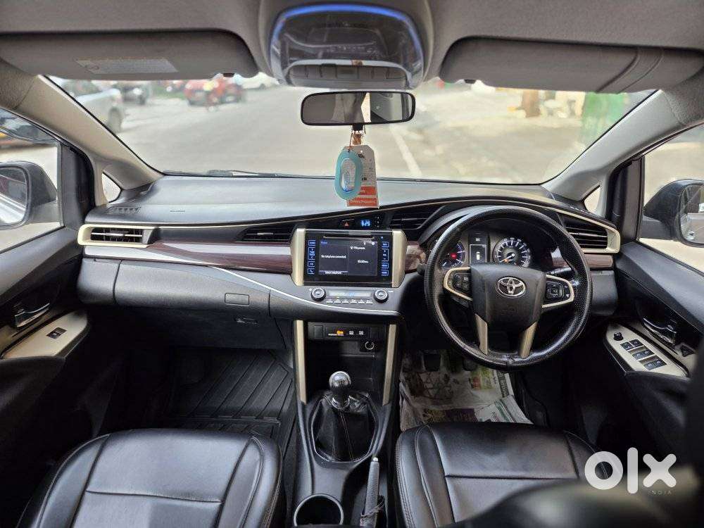 Toyota Innova Crysta 2.4 V, 2016, Diesel