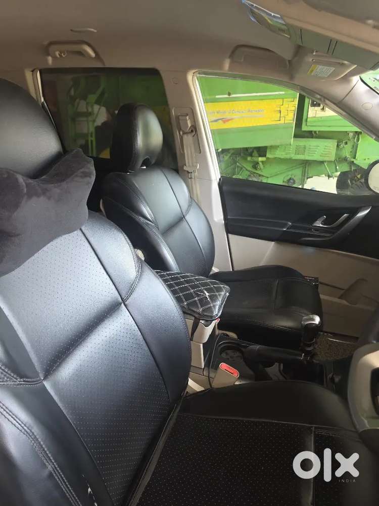 Mahindra Xuv500 2017 Diesel 70000 Km Driven