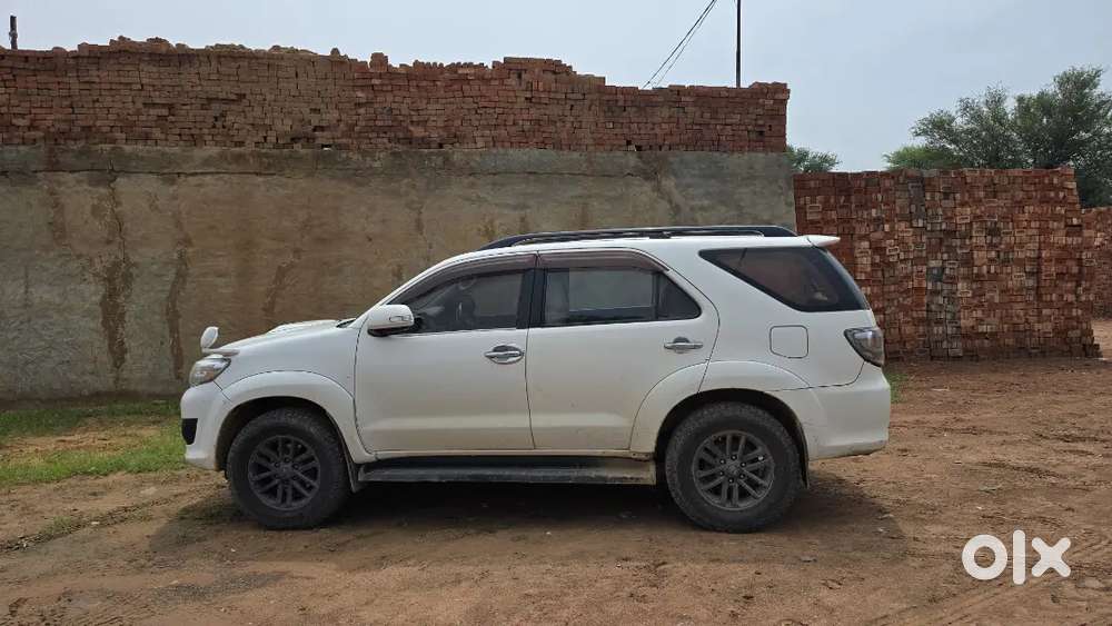 Toyota Fortuner Diesel Manual 2014 Variant