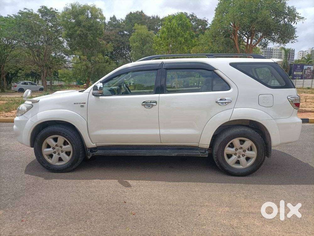 Toyota Fortuner 3.0 4x4 Manual, 2011, Diesel