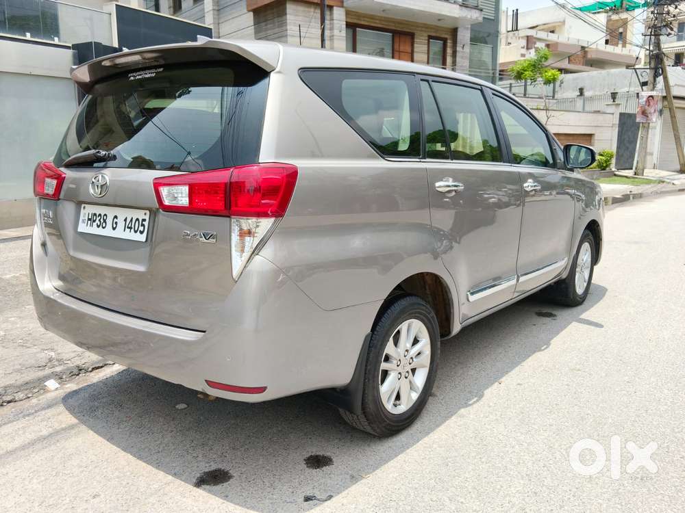 Toyota Innova Crysta 2.4 Vx Mt, 2020