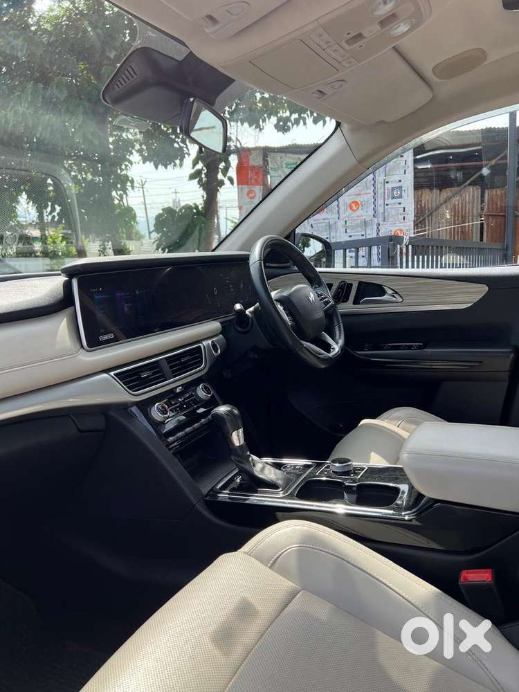 Mahindra Xuv700 2.2 Ax 7 Diesel At Str Awd, 2021, Diesel