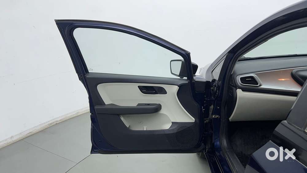 Tata Altroz 1.2 Xm, 2023, Petrol
