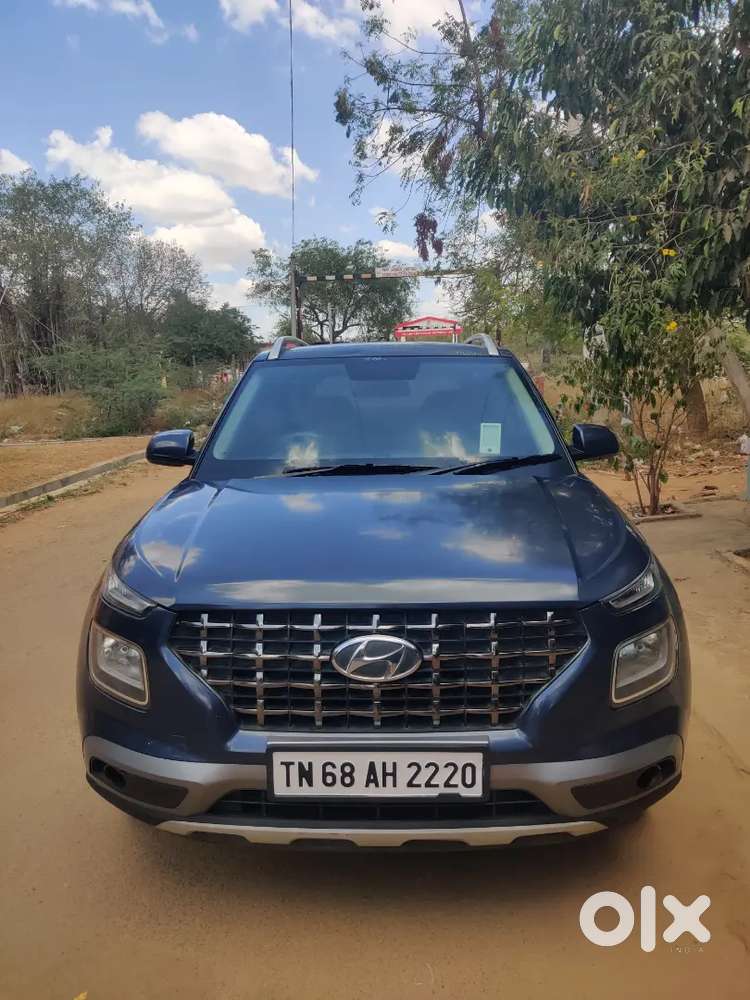 Hyundai Venue 2022 Petrol Well Maintained