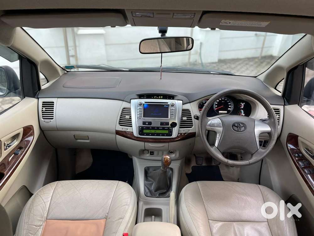 Toyota Innova 2.5 V 8 Str, 2013, Diesel