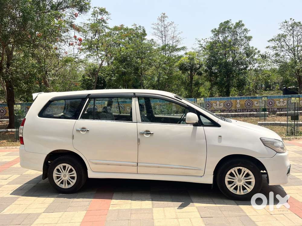 Toyota Innova 2.5 G (diesel) 8 Seater, 2016, Diesel