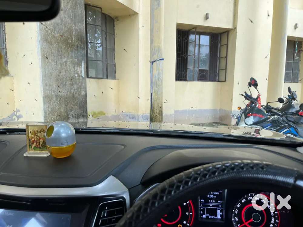 Mahindra Xuv300 2023 Petrol 11879 Km Driven