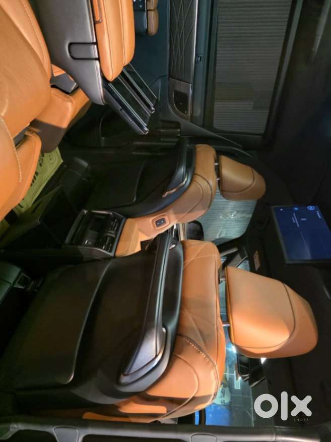 Toyota Vellfire, 2023, Petrol