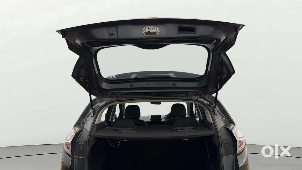 Tata Nexon 1.2 Revotron Xe, 2018, Petrol