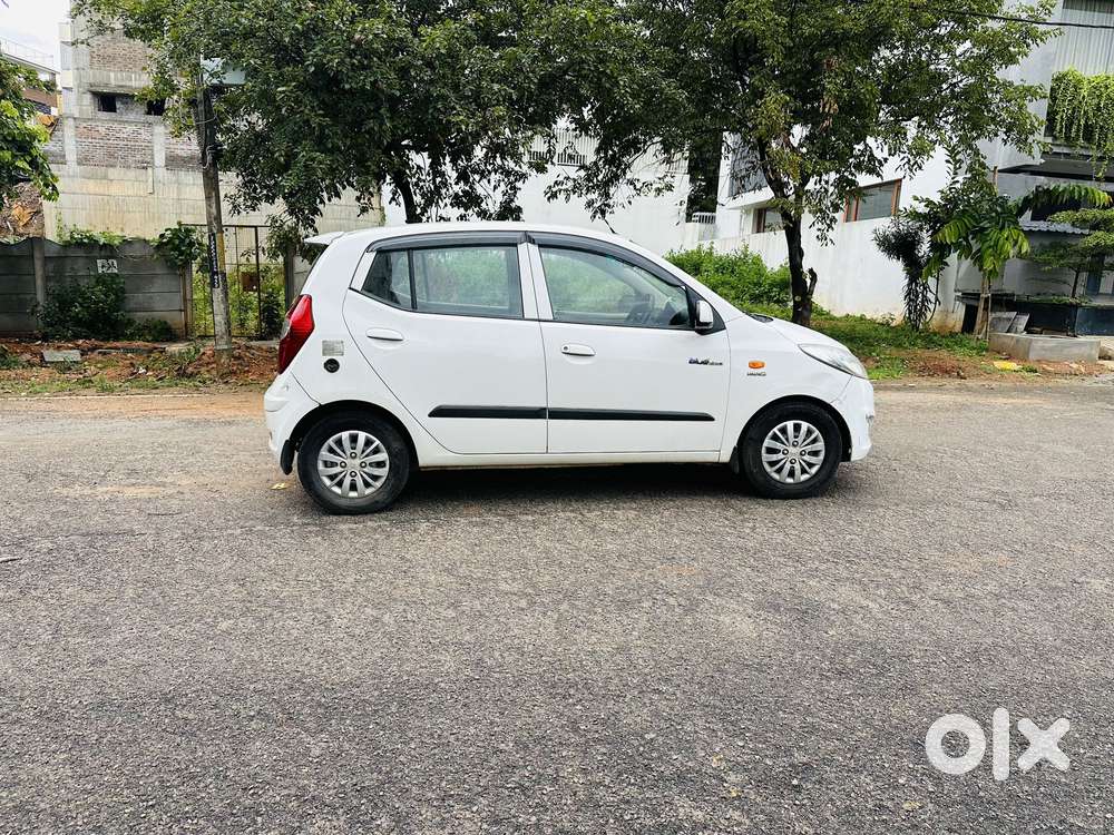 Hyundai I10 Sportz, 2014, Petrol